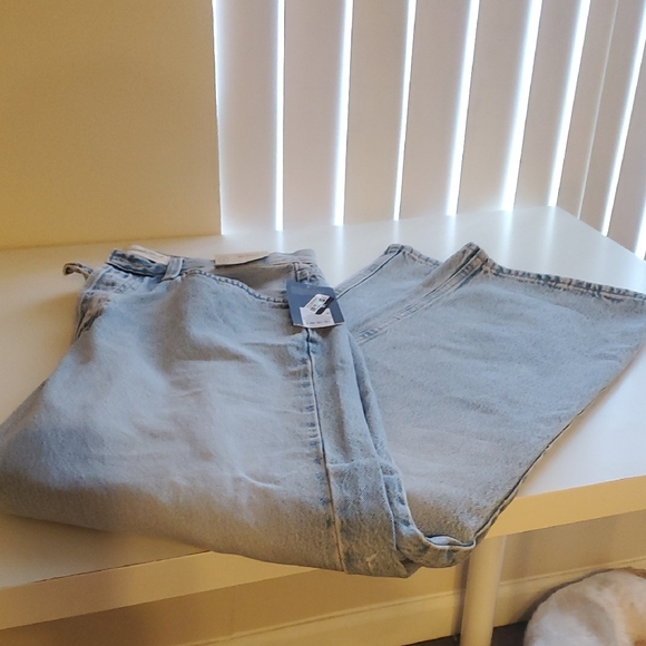 Universal Thread Light Blue 90s Baggy Jeans - Picture 2 of 6